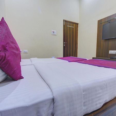 Oyo 7627 Royal Plaza Hotel Hyderabad Luaran gambar