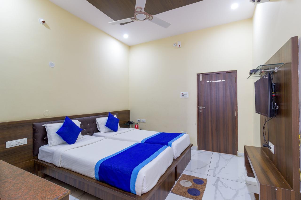 Oyo 7627 Royal Plaza Hotel Hyderabad Luaran gambar