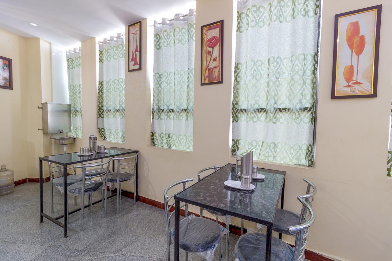 Oyo 7627 Royal Plaza Hotel Hyderabad Luaran gambar