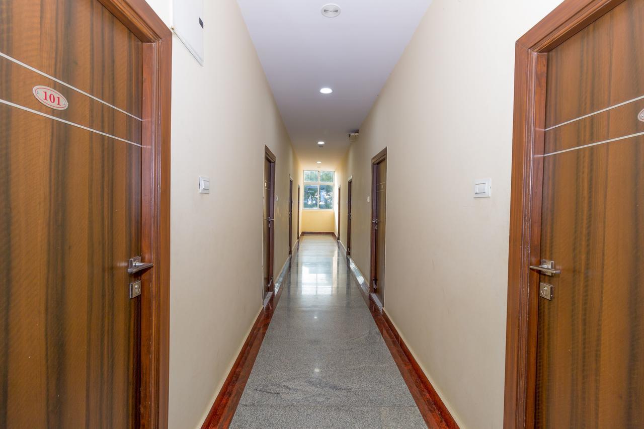 Oyo 7627 Royal Plaza Hotel Hyderabad Luaran gambar