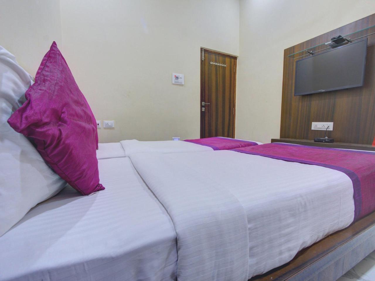 Oyo 7627 Royal Plaza Hotel Hyderabad Luaran gambar