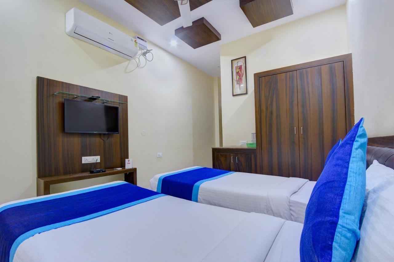 Oyo 7627 Royal Plaza Hotel Hyderabad Luaran gambar