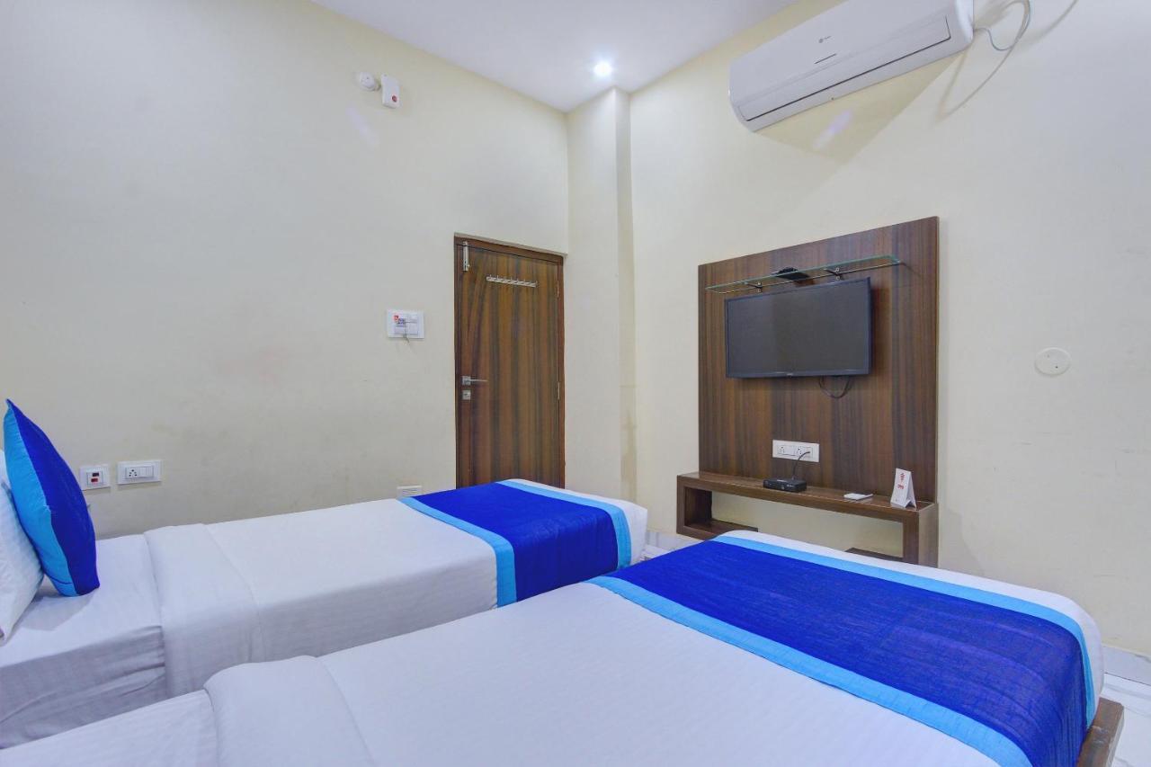 Oyo 7627 Royal Plaza Hotel Hyderabad Luaran gambar