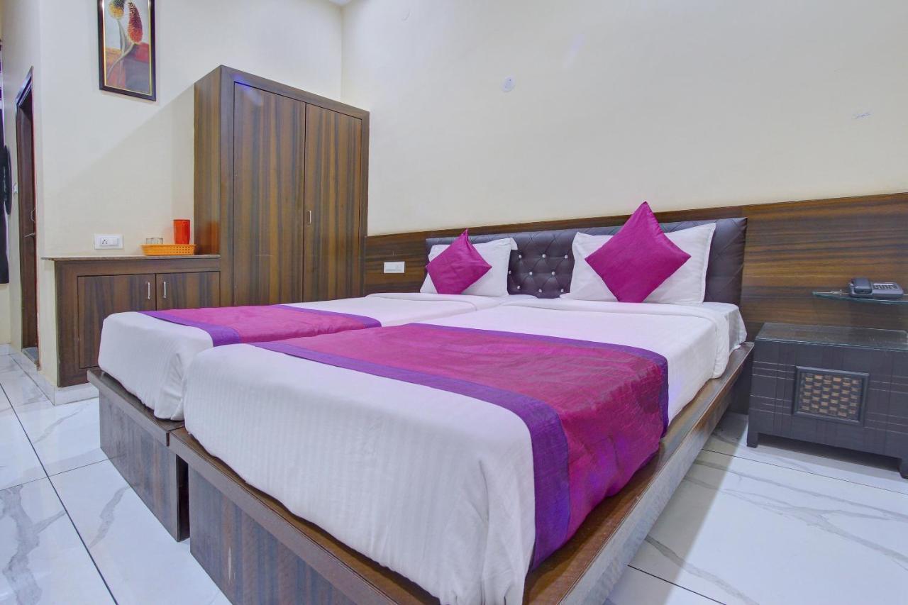 Oyo 7627 Royal Plaza Hotel Hyderabad Luaran gambar